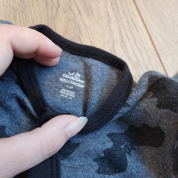 24m Baby bat Romper - Picture 2 of 2